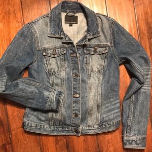 Banana Republic Blue Denim Jean Jacket. Women’s Small